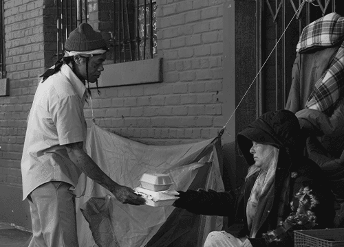 Jesús amaba con más intensidad.